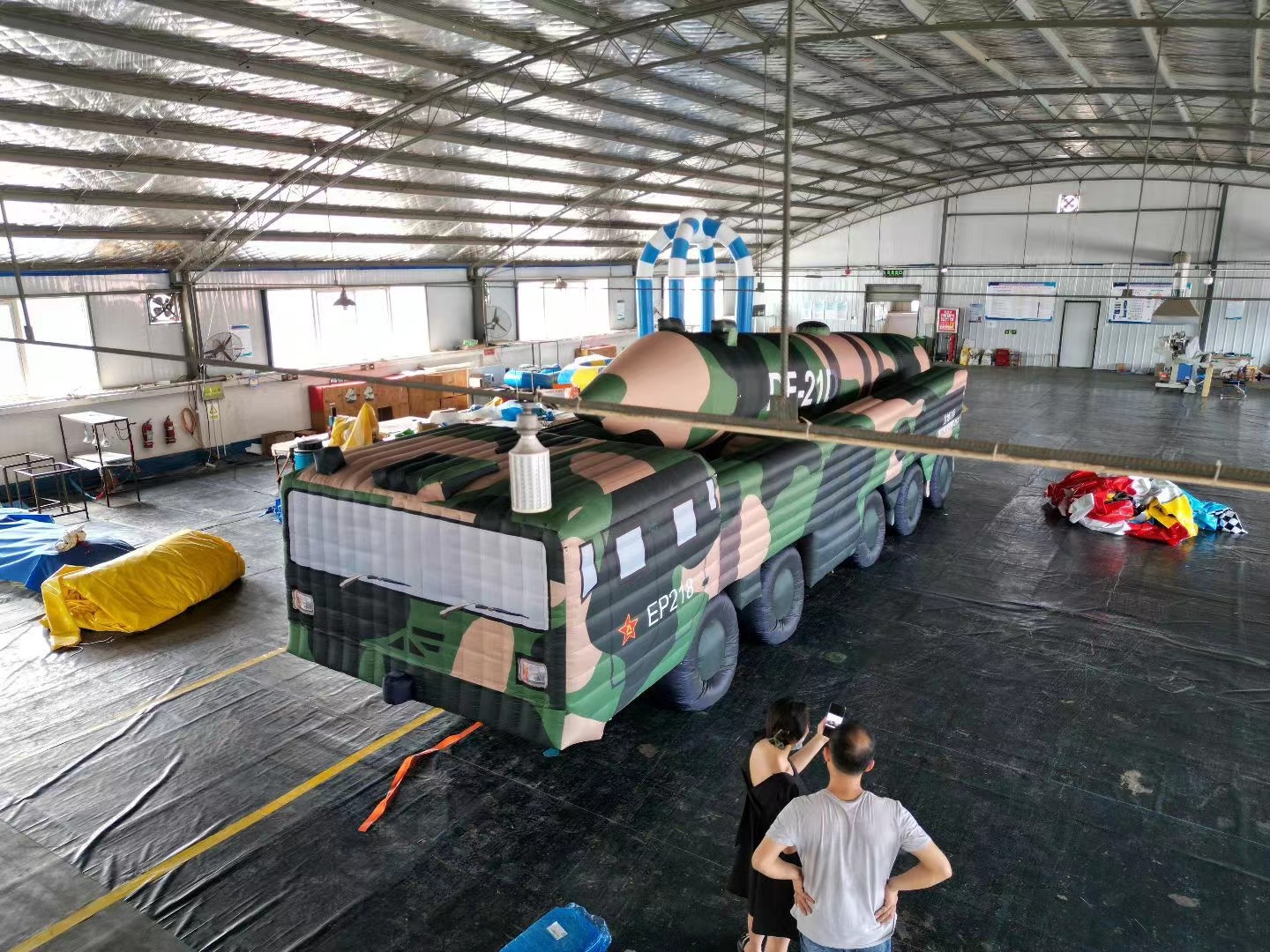 广西灾后重建：新疆阿合奇帐篷搭建保障受灾群众生活